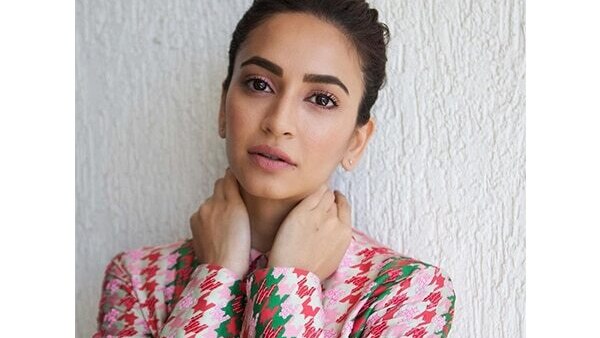 Contrast it with heavy eye makeup