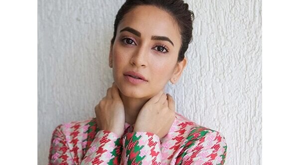 Contrast it with heavy eye makeup