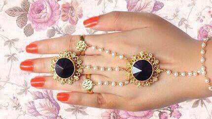 SHOPVIOLLA’S SHREYA