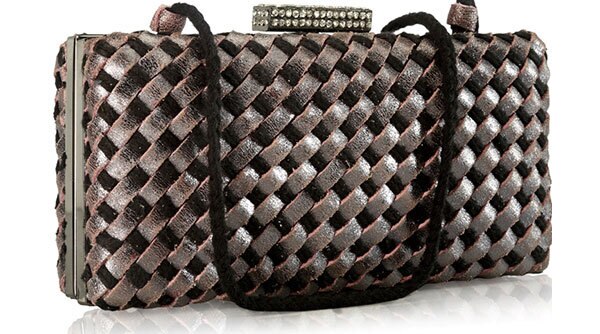 Bags And Shoes You Must Buy This Navratri
