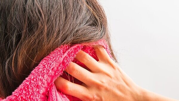 What is the best way to clean microfiber towels for hair?