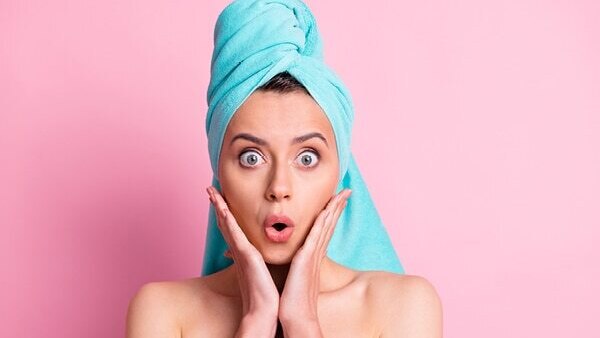What is the best way to clean microfiber towels for hair?