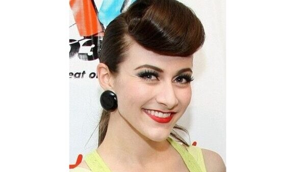 How to do pompadour hairstyle for longer hair