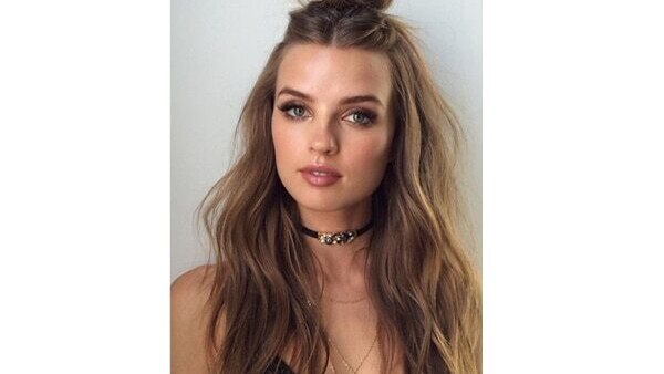 Half bun hairstyle hack: How to cover the bare spots?