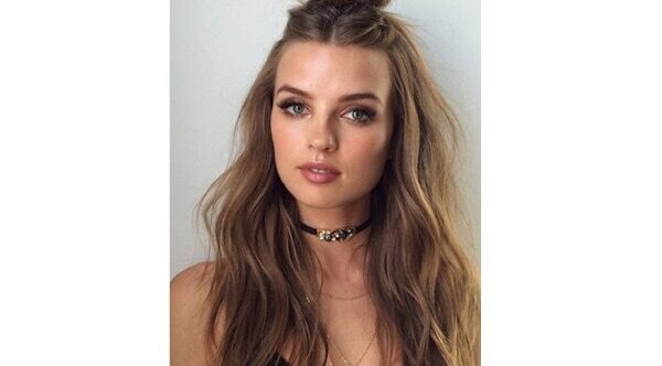 Half bun hairstyle hack: How to cover the bare spots?