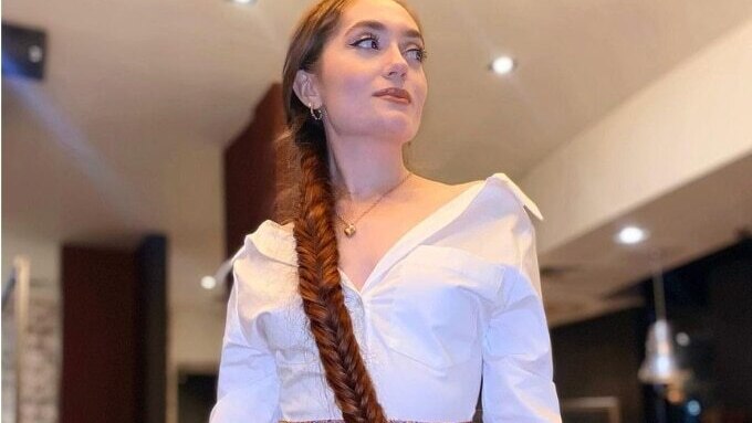 Soft Waves with a Deep Side Part