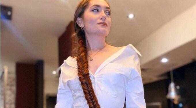 Soft Waves with a Deep Side Part