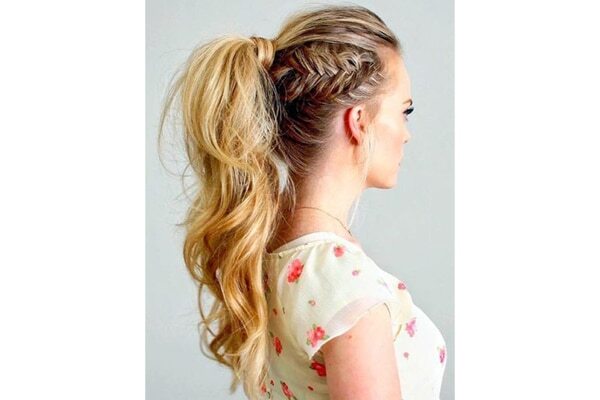 Inverted fishtail braid