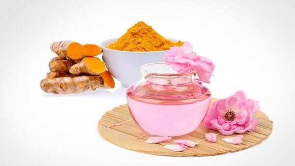 Turmeric with gram flour and milk