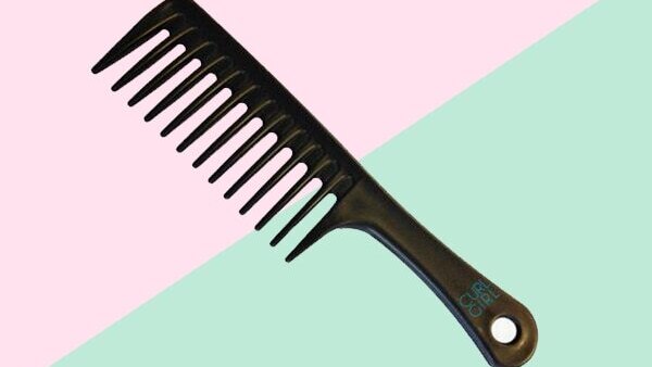 Fine tooth comb with sharp tail