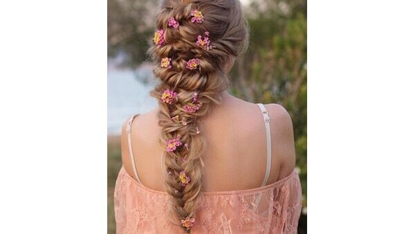 Inverted fishtail braid