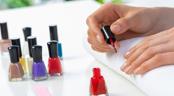 5 Tips To Make An At-Home Manicure Last For Two Weeks