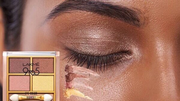 classic makeup looks woman lipstick