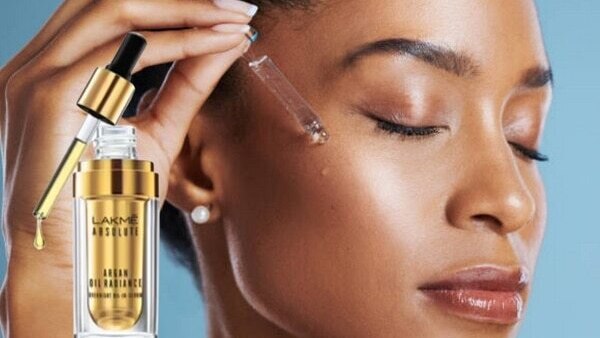 how to use face serum woman lakme vit c