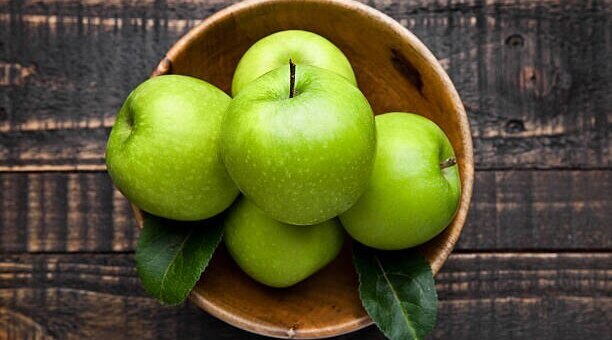 Your Full Guide To Green Apple Benefits For Skin