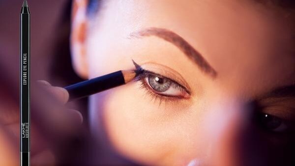 4. Green eyeliner