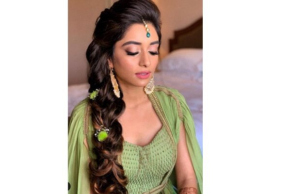 Best Hairstyles for Lehengas: The Top Six