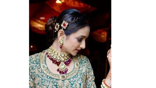 Best Hairstyles for Lehengas: The Top Six