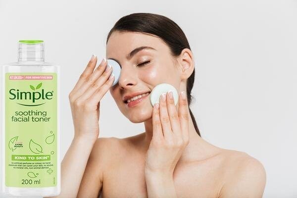 how to get clear skin woman lakme sunscreen