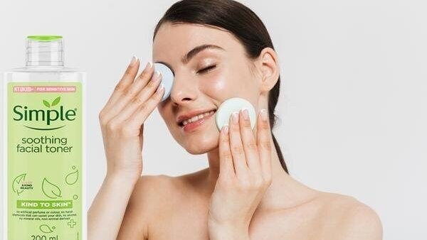 how to get clear skin woman lakme sunscreen