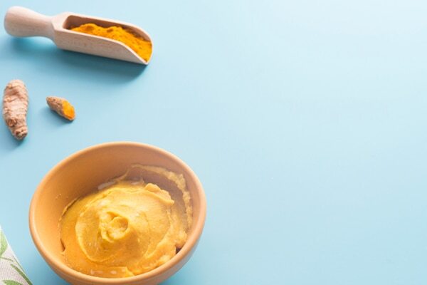Turmeric lip mask