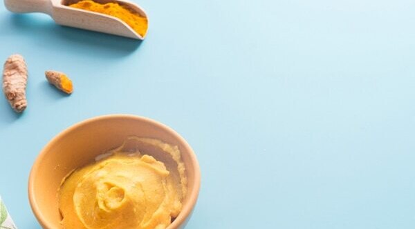 Turmeric lip mask