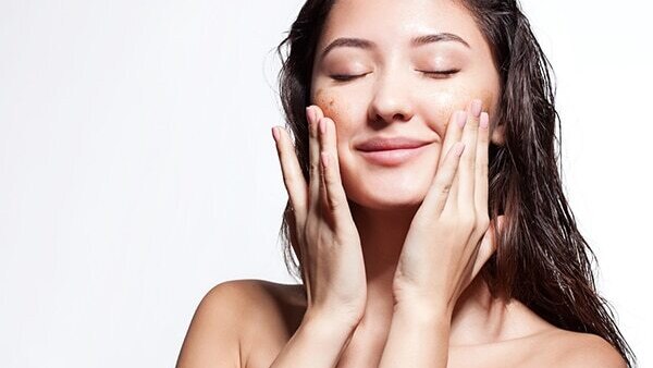 Use a makeup sponge for an airbrushed finish