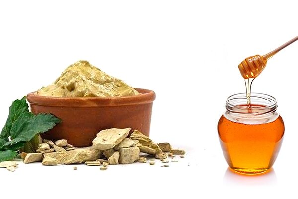 Multani mitti + egg whites + yogurt for even toned skin