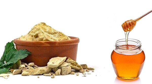 Multani mitti + egg whites + yogurt for even toned skin