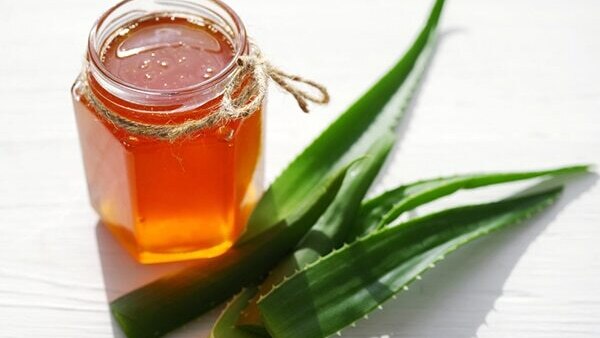 Yogurt and honey for shiny hair