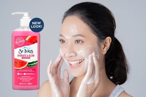 Say Goodbye to Dryness with these Hydrating Face Washes