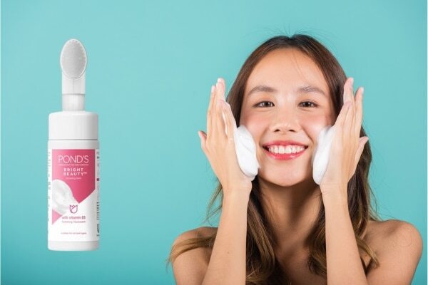 Say Goodbye to Dryness with these Hydrating Face Washes