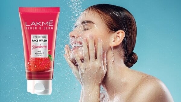 Say Goodbye to Dryness with these Hydrating Face Washes