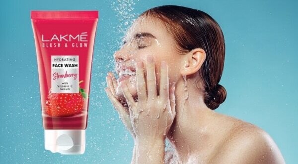 Say Goodbye to Dryness with these Hydrating Face Washes
