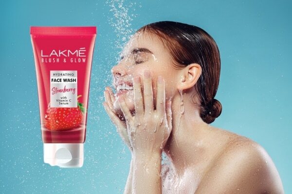 Say Goodbye to Dryness with these Hydrating Face Washes