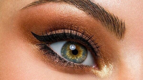 Makeup for big eyes tips 8: Lashes