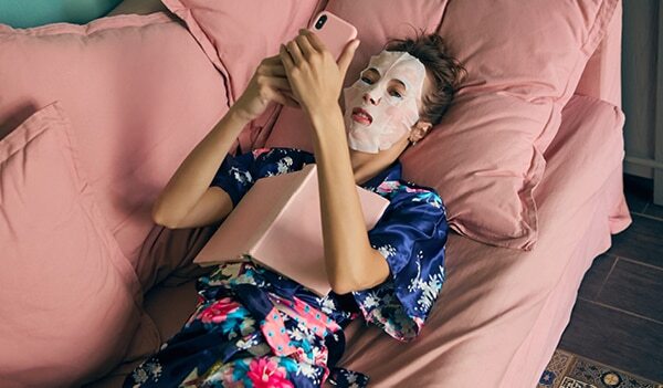 Follow This Relaxing Skincare Routine To Soothe Your Dehydrated Skin Over The Weekend