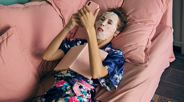 Follow This Relaxing Skincare Routine To Soothe Your Dehydrated Skin Over The Weekend