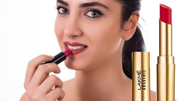 Common Lip Shapes and Makeup Tips for Each Shape: Full Guide