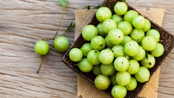 Onion for premature hair greying
