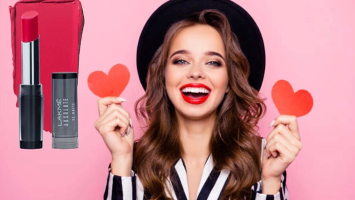 Difference Between Lipstick, Lip Gloss and Lip Tint woman smudge