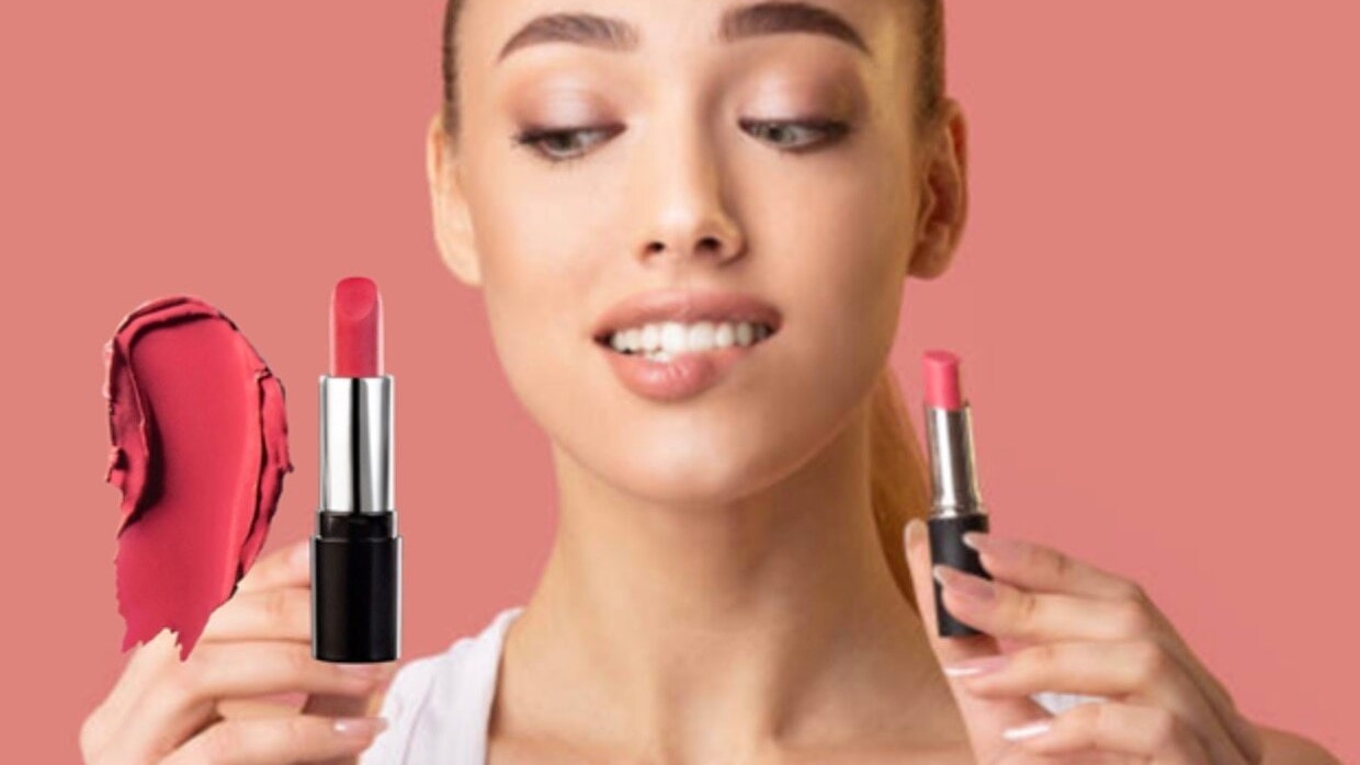 Difference Between Lipstick, Lip Gloss and Lip Tint woman smudge