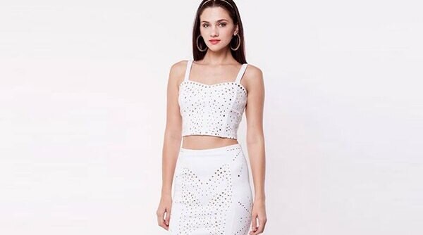 Summer Staples – The White Crop Tops We’re Banking On
