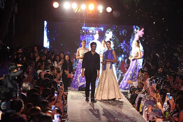 Fashion Week virgin Primary tabs