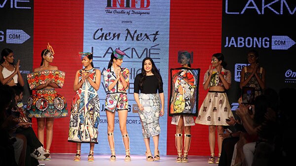 Fashion Week virgin Primary tabs
