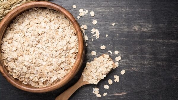 Almond and milk mask: