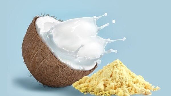 Egg yolk and coconut oil mask
