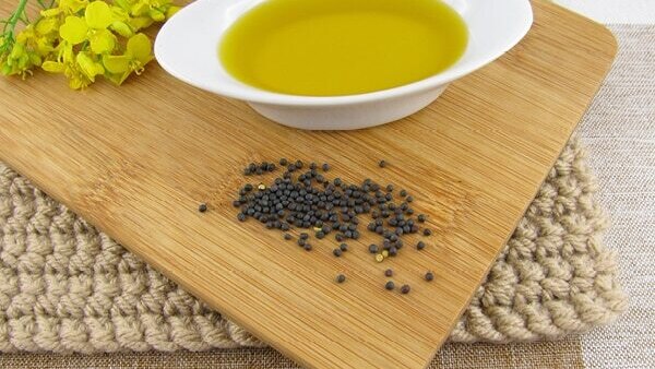 Canola seeds benefits 12: Controls frizz