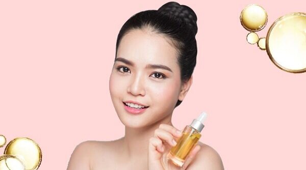The Right Way To Apply Facial Oil For Glowy Skin