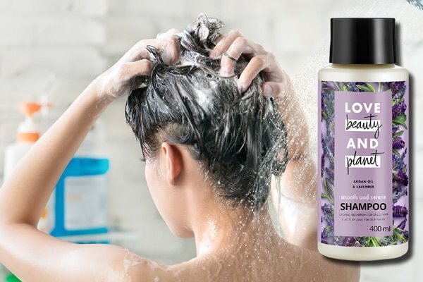 best shampoo for dry and frizzy hair in india woman blonde hair cut